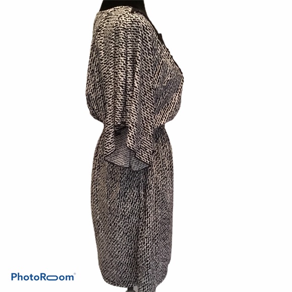 My Michelle black & white flutter sleeve dress - Picture 5 of 7